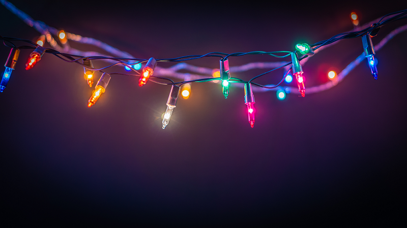 134-Holiday-Lights-Background-800x449